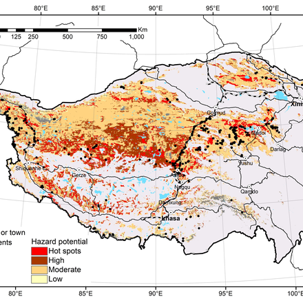 青藏高原未来多年冻土退化对基础设施的潜在经济损害论文数据集